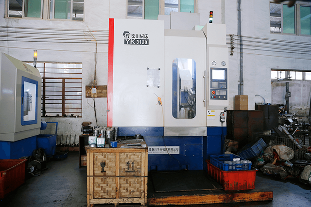 CNC gear hobbing machine