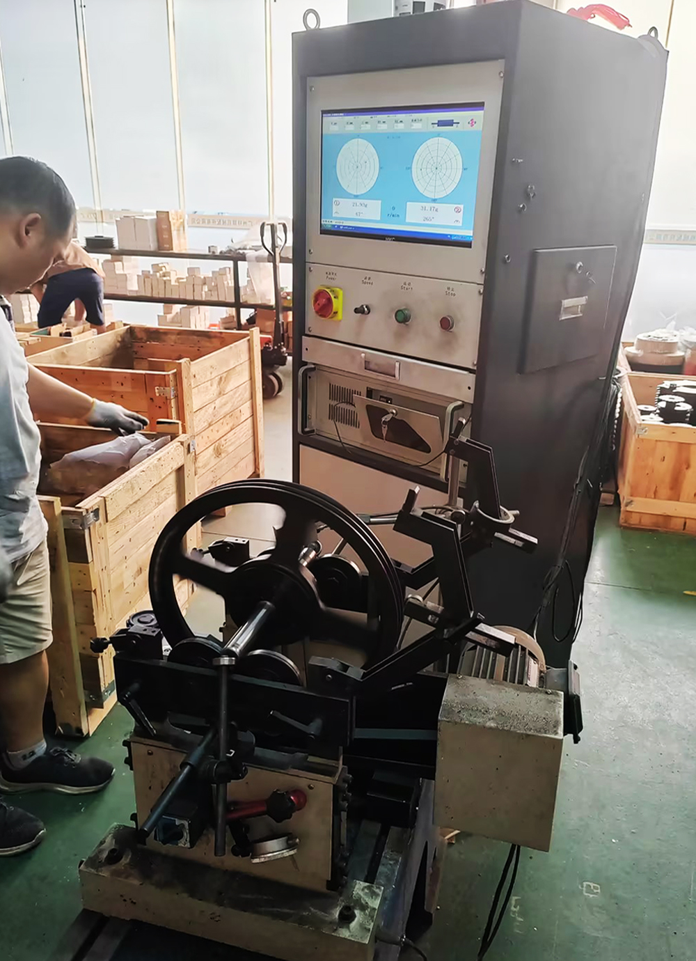 Dynamic Balancing Machine